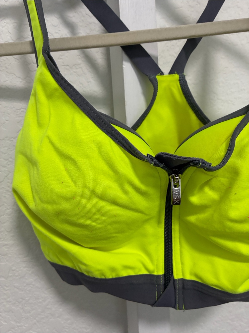 Victoria’s Secret Sport High-Impact Front-Zip Sports Bra - Neon Yellow - Picture 2 of 5